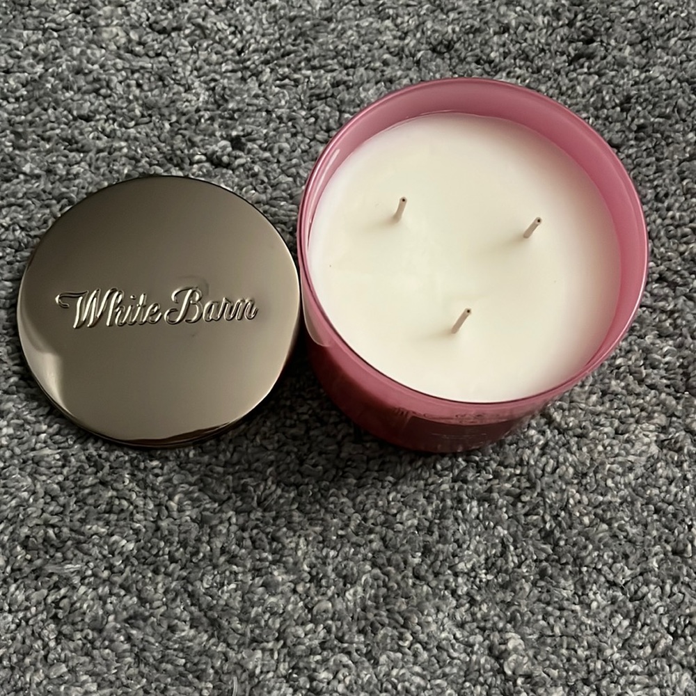 Bubbly Rosé white barn candle - Picture 2 of 3